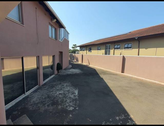 4 BEDROOM HOUSE FOR SALE IN UMHLANGA CENTRAL